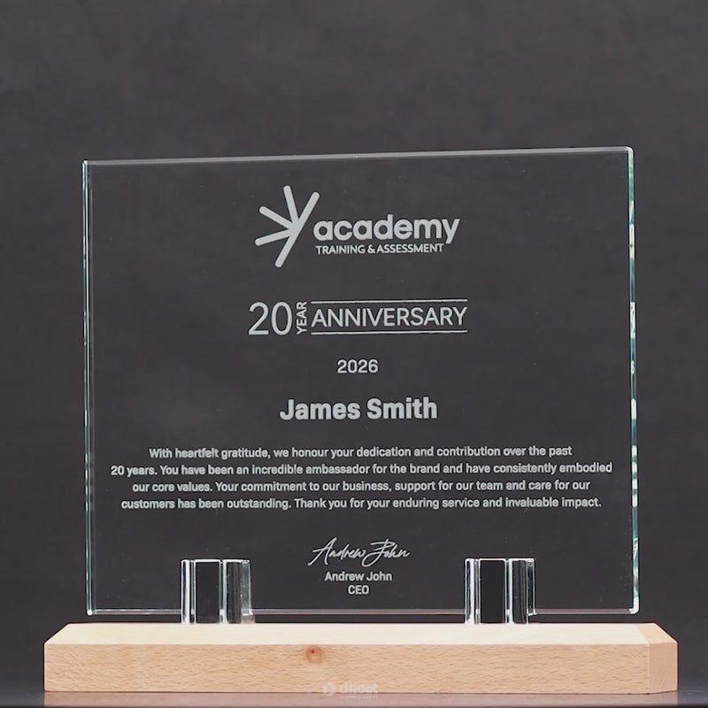 Vantage Glass Metal Award - product video