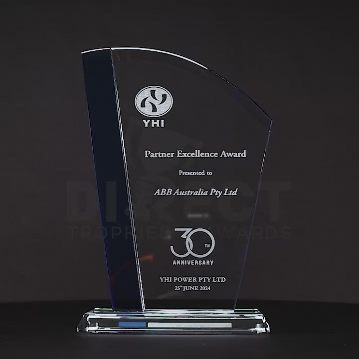 Edgeture Curve Glass Trophy