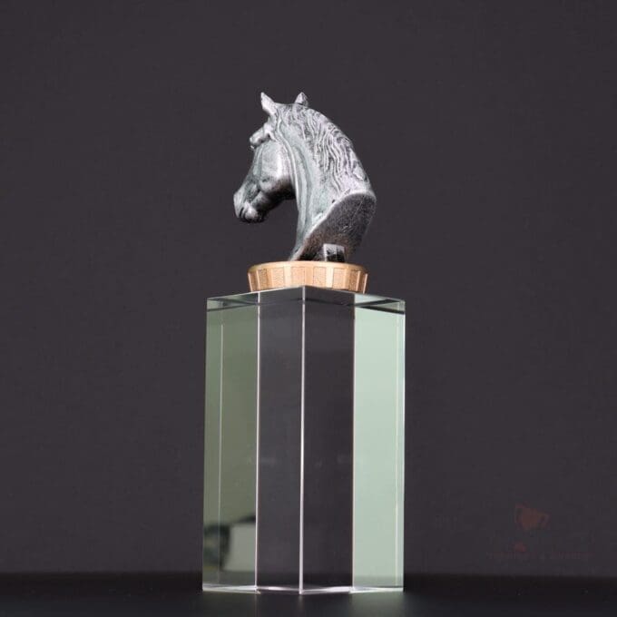 Horse Budget Crystal Trophy - Image 2